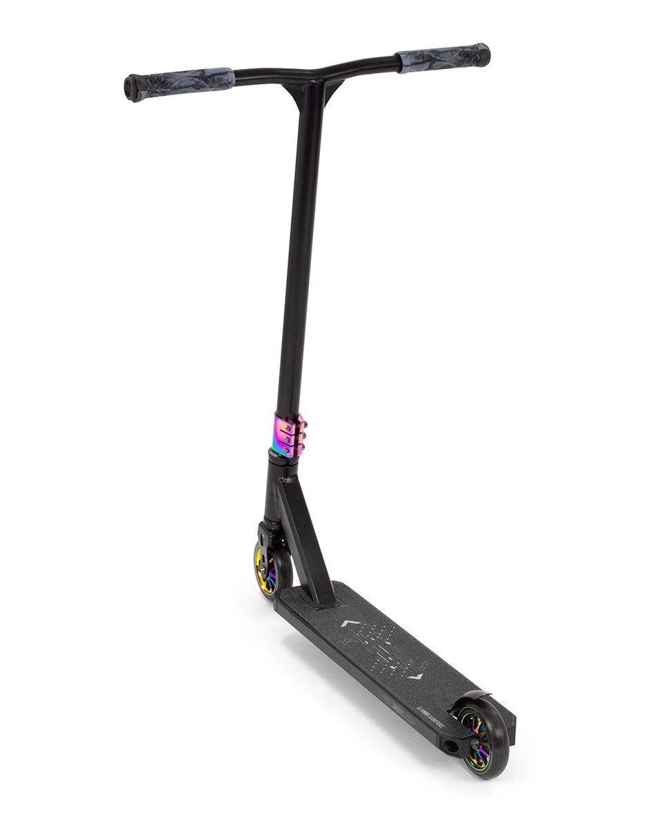 Slamm Classic V9 Stunt Scooter - Black/Neochrome 4 Slamm Classic V9 Stunt Scooter - Black/Neochrome - Image 2